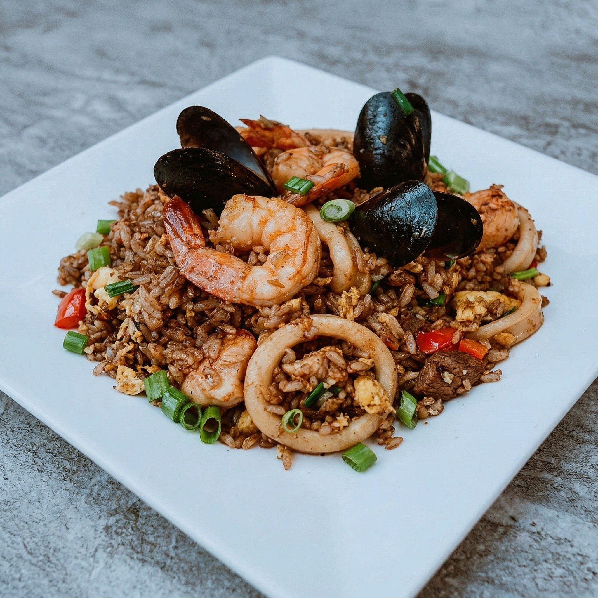 Chaufa De Mariscos, Carne & Pollo / Seafood, Beef & Chicken.