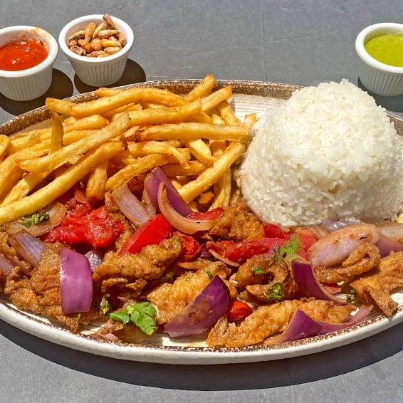Pescado / Fish Saltados Al Wok.